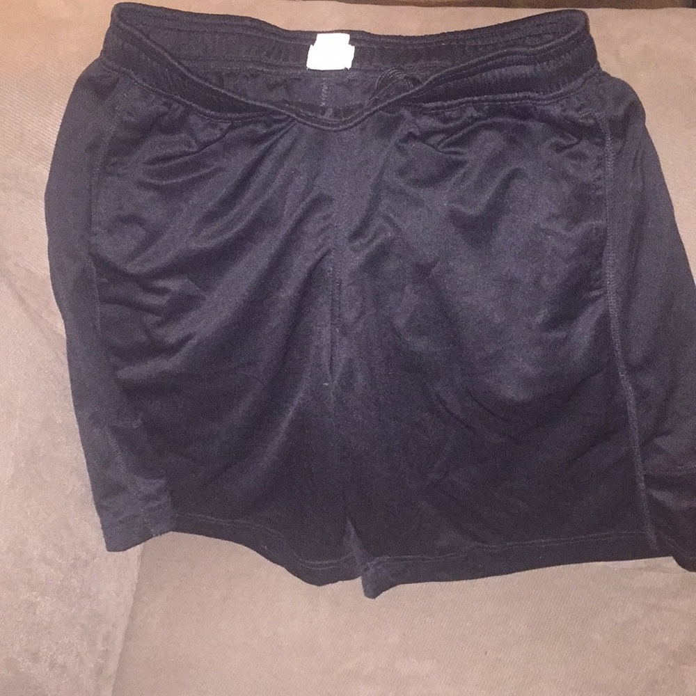 🍁🆕H&M- men’s sm shorts